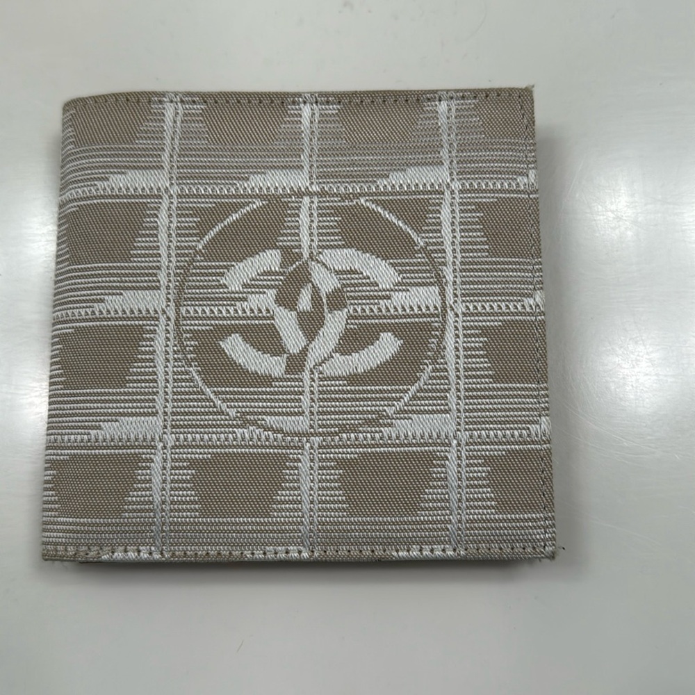 Chanel - Cloth Bifold wallet - great condition AUTHENTIC